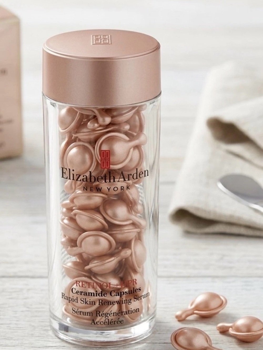 Elizabeth Arden Retinol + HPR Ceramide Capsules Skin Renewing Serum (60 Caps)